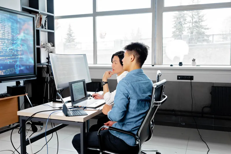 When the Student Leads: How Junior Developers Are Rewriting the Rules of Corporate Mentorship